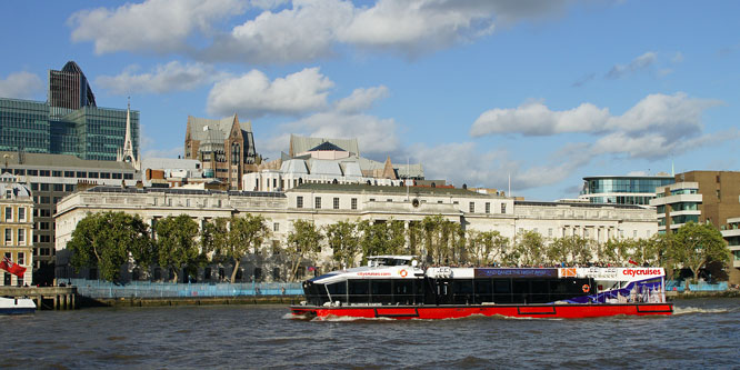 MILLENNIUM DIAMOND - City Cruises - Photo:  Ian Boyle, 16th October 2012 - www.simplonpc.co.uk