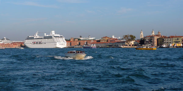 Venice - CELBRITY ECLIPSE Cruise - Photo: © Margaret Boyle, 12th October 2010 - www.simplonpc.co.uk