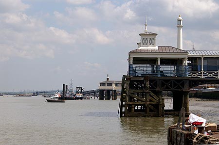 GRAVESEND TOWN PIER - www.simplonpc.co.uk - Photo:  Ian Boyle, 5th May 2006