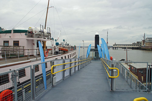 GRAVESEND TOWN PIER PONTOON - Photo:  Ian Boyle, 16th July 2012 - www.simplonpc.co.uk