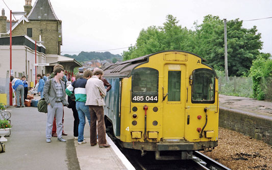 Isle of Wight Railway - Photo: ©1987 Ian Boyle- www.simplonpc.co.uk