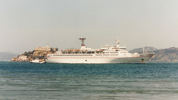 Maxim Gorkiy arriving at San Francisco - Photo: � Marvin Jensen in San Francisco, 7th May 1996