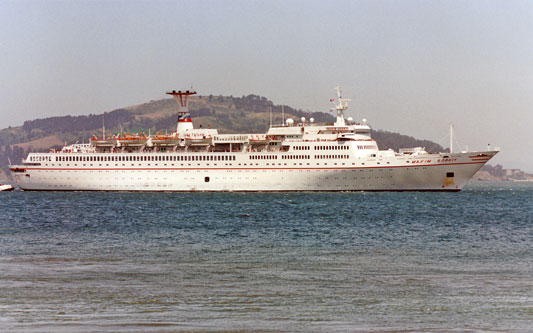 Maxim Gorkiy arriving at San Francisco - Photo: � Marvin Jensen in San Francisco, 7th May 1996