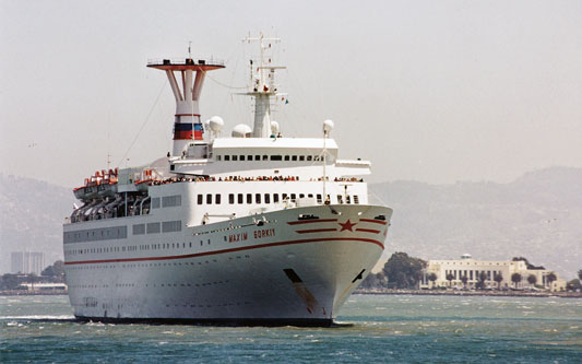 Maxim Gorkiy arriving at San Francisco - Photo: � Marvin Jensen in San Francisco, 7th May 1996