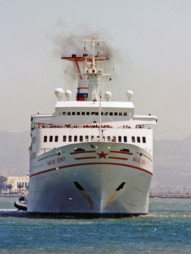 Maxim Gorkiy arriving at San Francisco - Photo: � Marvin Jensen in San Francisco, 7th May 1996