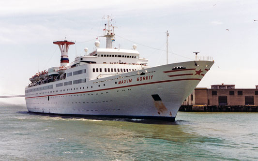 Maxim Gorkiy arriving at San Francisco - Photo: � Marvin Jensen in San Francisco, 7th May 1996