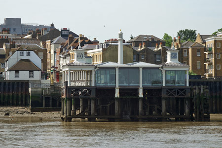 GRAVESEND TOWN PIER - Photo:  Ian Boyle, 9th June 2008 - www.simplonpc.co.uk