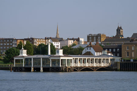 GRAVESEND TOWN PIER - Photo:  Ian Boyle, 9th June 2008 - www.simplonpc.co.uk