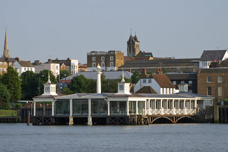 GRAVESEND TOWN PIER - Photo:  Ian Boyle, 9th June 2008 - www.simplonpc.co.uk