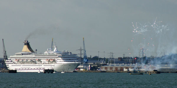 ARTEMIS of P&O Cruises - Photo:  Ian Boyle, 12th April 2011 - www.simplonpc.co.uk