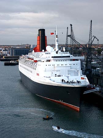 QE2 Inbound Southampton In Pebble Grey Colour Hull 6X4 Photograph 10X15