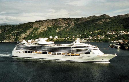Jewel of the Seas leaving Bergen on 28th June 2004