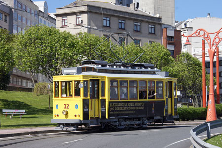 La Coruna Tram 32 - INDEPENDENCE OF THE SEAS Cruise - Photo: © Ian Boyle, 3rd April 2011 - www.simplonpc.co.uk