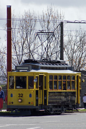 La Coruna Tram 32 - INDEPENDENCE OF THE SEAS Cruise - Photo: © Ian Boyle, 3rd April 2011 - www.simplonpc.co.uk