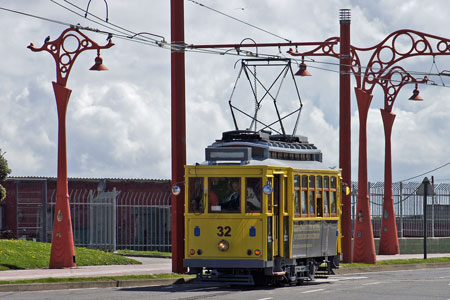 La Coruna Tram 32 - INDEPENDENCE OF THE SEAS Cruise - Photo: © Ian Boyle, 3rd April 2011 - www.simplonpc.co.uk