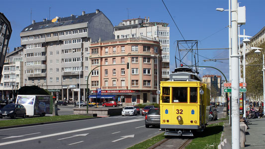 La Coruna Tram 32 - INDEPENDENCE OF THE SEAS Cruise - Photo: © Ian Boyle, 3rd April 2011 - www.simplonpc.co.uk