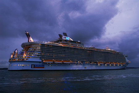 Oasis of the Seas - Photo: © Ian Boyle, 2nd November 2009