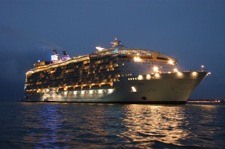 Oasis of the Seas - Photo:  Andrew Cooke, 2nd November 2009