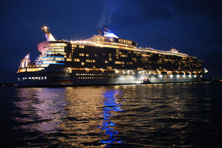 Oasis of the Seas - Photo: © Andrew Cooke, 2nd November 2009