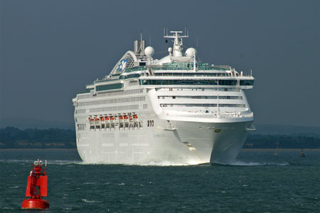 SEA PRINCESS in the Solent - Photo:  Ian Boyle, on SS Shieldhall, 14th June 2008