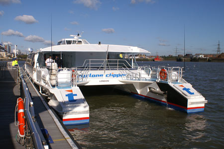 Cyclone Clipper - Thames Clippers - www.simplonpc.co.uk -  Photo: © 2007 Ian Boyle