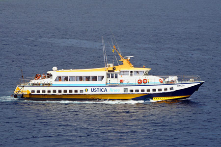 Linosa - Ustica Lines - Photo:  Ian Boyle, 9th July 2006