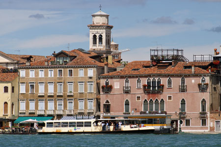 Venice - Venezia - Vaporetto - Photo: © Ian Boyle - www.simplonpc.co.uk