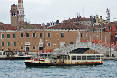 Venice - Venezia - Vaporetto - Photo: © Ian Boyle - www.simplonpc.co.uk