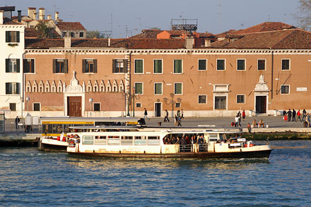 Venice - Venezia - Vaporetto - Photo: © Ian Boyle - www.simplonpc.co.uk