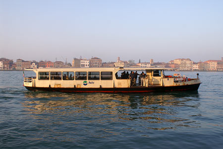 Venice - Venezia - Vaporetto - Photo: © Ian Boyle - www.simplonpc.co.uk