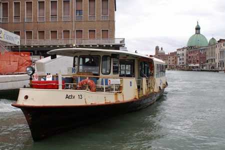 Venice - Venezia - Vaporetto - Photo: © Ian Boyle - www.simplonpc.co.uk