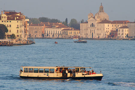 Venice - Venezia - Vaporetto - Photo: © Ian Boyle - www.simplonpc.co.uk