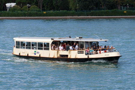 Venice - Venezia - Vaporetto - Photo: © Ian Boyle - www.simplonpc.co.uk