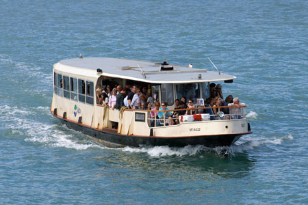 Venice - Venezia - Vaporetto - Photo: © Ian Boyle - www.simplonpc.co.uk