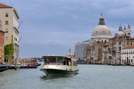 Venice - Venezia - Vaporetto - Photo: © Ian Boyle - www.simplonpc.co.uk