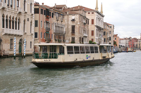 Venice - Venezia - Vaporetto - Photo: © Ian Boyle - www.simplonpc.co.uk