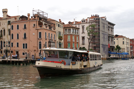 Venice - Venezia - Vaporetto - Photo: © Ian Boyle - www.simplonpc.co.uk