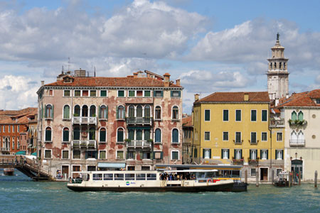 Venice - Venezia - Vaporetto - Photo: © Ian Boyle - www.simplonpc.co.uk