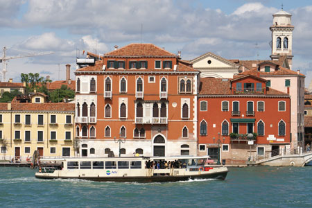 Venice - Venezia - Vaporetto - Photo: © Ian Boyle - www.simplonpc.co.uk