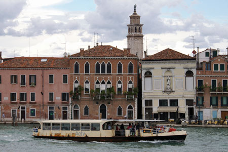 Venice - Venezia - Vaporetto - Photo: © Ian Boyle - www.simplonpc.co.uk