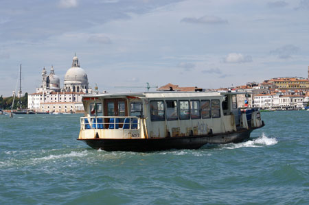 Venice - Venezia - Vaporetto - Photo: © Ian Boyle - www.simplonpc.co.uk