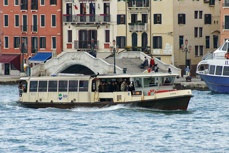 Venice - Venezia - Vaporetto - Photo: © Ian Boyle - www.simplonpc.co.uk