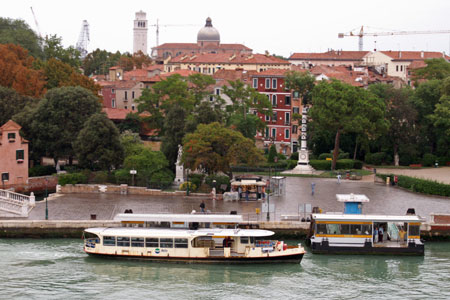 Venice - Venezia - Vaporetto - Photo: © Ian Boyle - www.simplonpc.co.uk