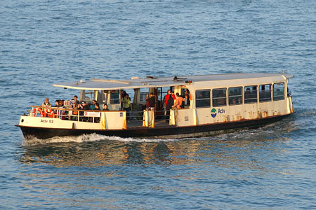 Venice - Venezia - Vaporetto - Photo: © Ian Boyle - www.simplonpc.co.uk