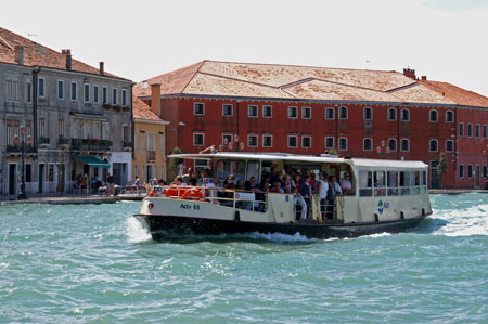 Venice - Venezia - Vaporetto - Photo: © Ian Boyle - www.simplonpc.co.uk