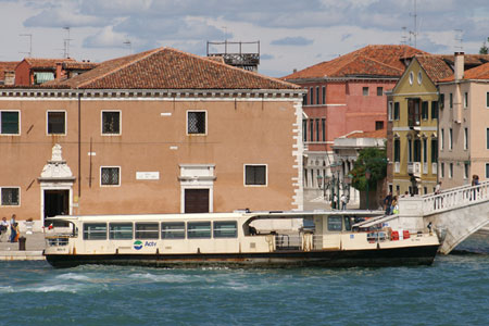 Venice - Venezia - Vaporetto - Photo: © Ian Boyle - www.simplonpc.co.uk