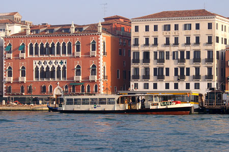 Venice - Venezia - Vaporetto - Photo: © Ian Boyle - www.simplonpc.co.uk