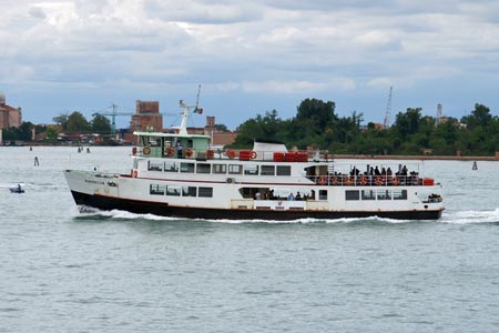 Giudecca - Venice Ferry - Venezia Motonave - Photo: © Ian Boyle - www.simplonpc.co.uk