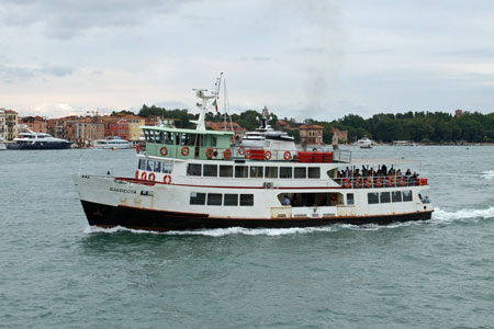 Giudecca - Venice Ferry - Venezia Motonave - Photo: © Ian Boyle - www.simplonpc.co.uk