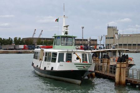 Venice Ferry - Venezia Motonave - Photo: © Ian Boyle - www.simplonpc.co.uk